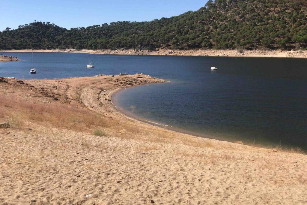 Precioso Piso En La Playa De Madrid A 45 Min Del Centro De La Ciudad Lejlighed San Martín de Valdeiglesias Eksteriør billede